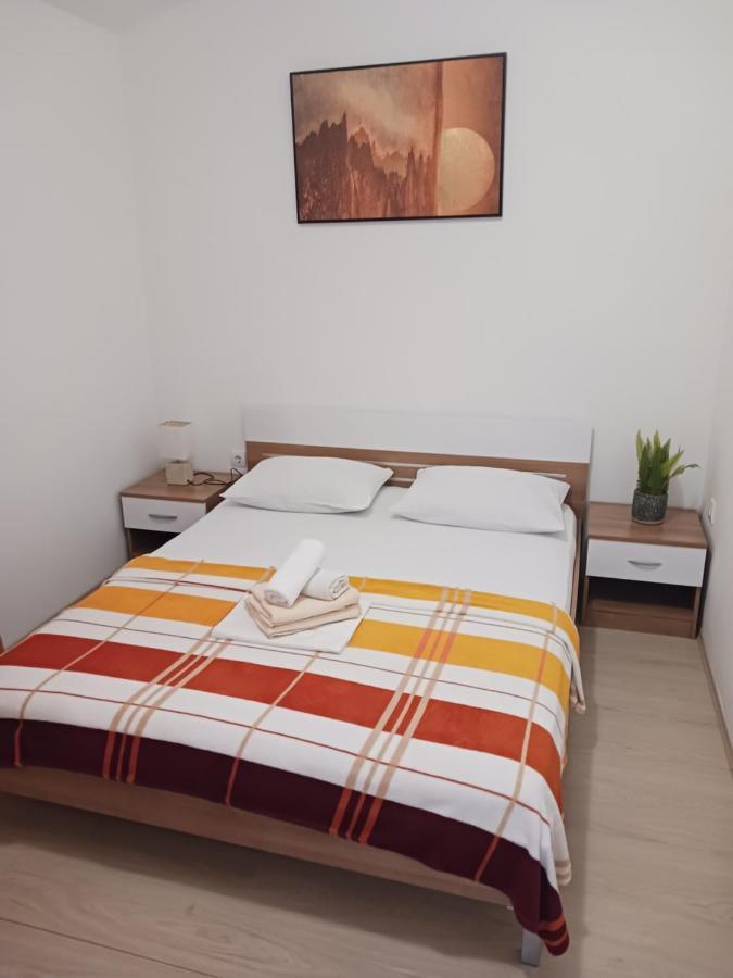 Apartmani Petra Primosten Luaran gambar